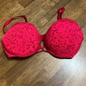 Victoria’s Secret Bombshell Plunge Bra size 34c NEW